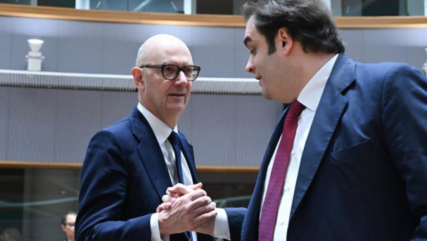 ep archivo   el ministro de economia y finanzas de francia roland lescure junto al presidente del