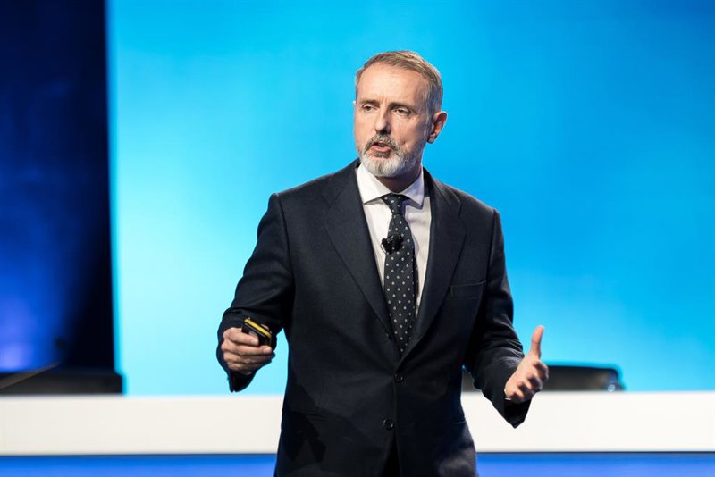 Telefónica extiende las caídas, con el foco en el ERE y la exclusión de cotización en NY