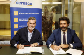 ep archivo   firma de la compra del 75 de cies por parte de seresco a la izquierda el consejero