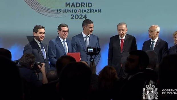 ep de izquierda a derecha carlos torres vila presidente del bbva antonio garamendi presidente de la