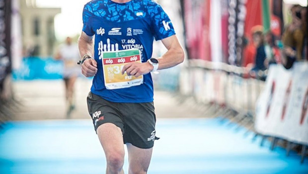 ep el ex campeon de europa y del mundo martin fiz en el edp vitoria-gasteiz maraton martin fiz