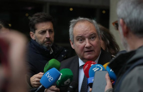 ep el ministro de industria y turismo jordi hereu atiende a los medios en bilbao