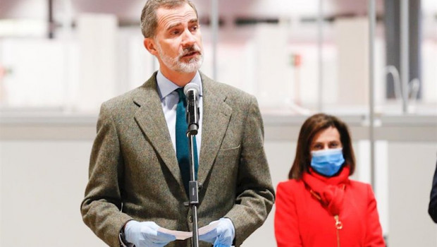 ep el rey felipe vi ofrece un discurso durante su visita al hospital de campana habilitado en feria