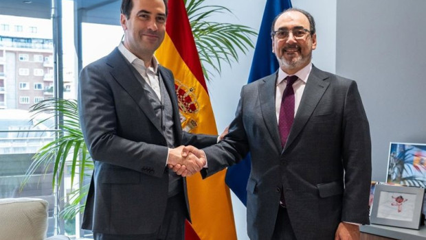 ep el vicepresidente primero y ministro de economia comercio y empresa carlos cuerpo y el presidente
