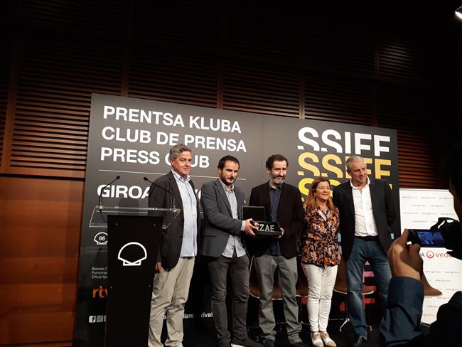 ep equipo de handia recogepremio ezae