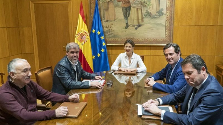 ep la ministra de trabajo yolanda diaz los secretarios generales de ugt y ccoo pepe alvarez y unai