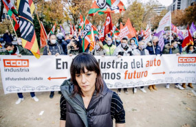 ep la secretaria general de ccoo de industria garbine espejo acompana a trabajadores del sector del