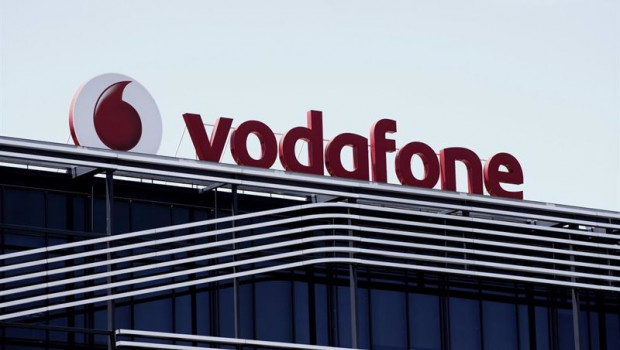 Ftse 100 Movers Glaxo Drops On Guidance Vodafone Rallies Sharecast Com