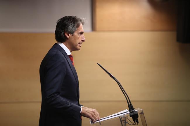 El ministro de Fomento, Iñigo de la Serna, en rueda de prensa (Archivo) | Europa Press ep ministrofomento inigola serna en ruedaprensa archivo