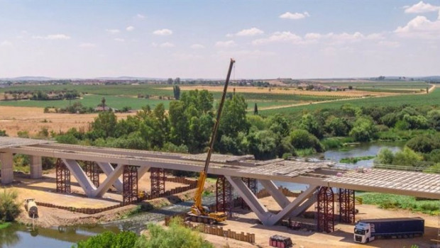 ep obras de un puente en badajoz