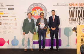 ep primeras marcas recibe el premio de mejor distribuidora de espana en los international wine