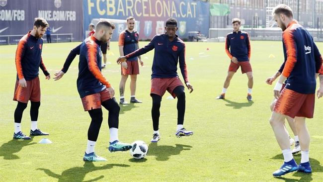 Rakitic entrena junto a Jordi Alba, Dembélé, Messi, Alcácer y Sergi Roberto | MIGUEL RUIZ/FCB ep rakitic entrenaa jordi alba dembele messi alcacersergi roberto