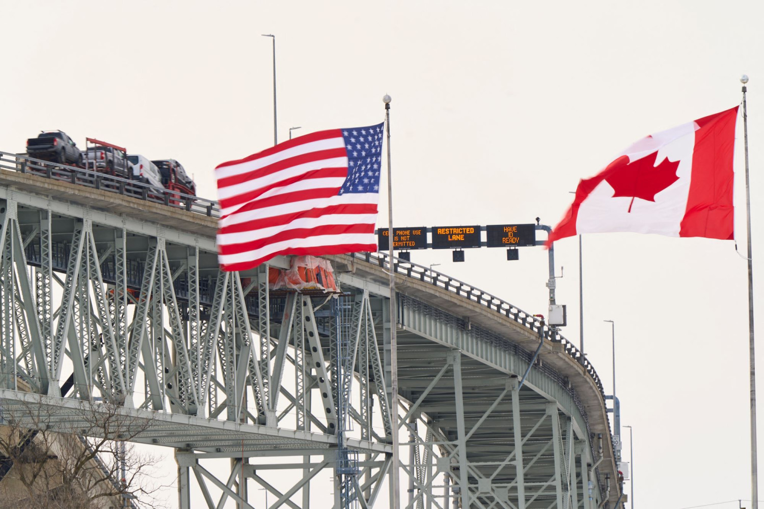 Canadá impone un arancel del 25% a productos de EEUU valorados en 21.000 millones