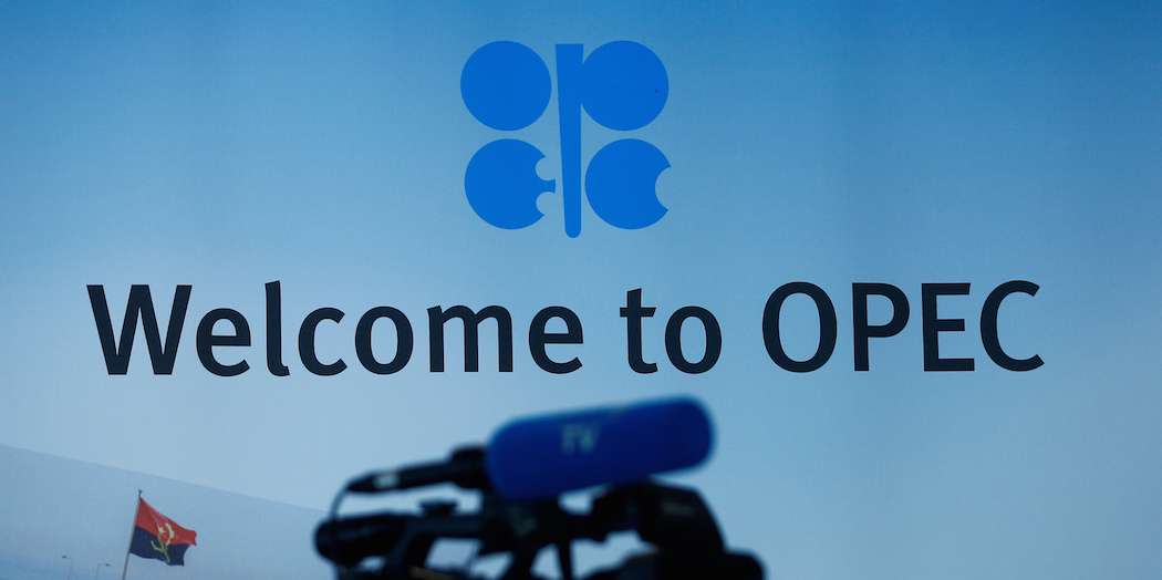 La OPEP+ acuerda aumentar gradualmente la producción de crudo a partir de mayo
